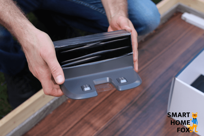 Charging dock of the Ecovacs Deebot OZMO 950